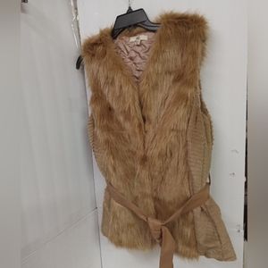 Ya LACardigan Faux  Fur Vest, Poly Quilt Lined Faux Leather Belt Size M/L